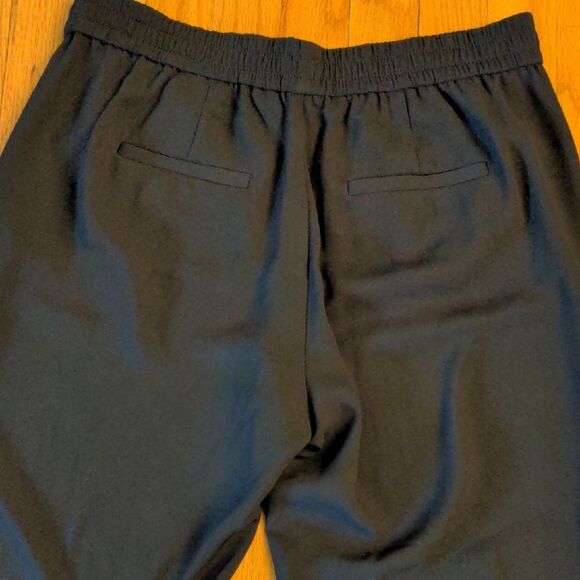 Like NEW Banana Republic Black jogger Pants with pockets - Picture 6 of 6